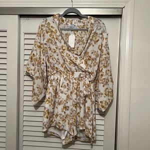 Sadie & Sage white and gold romper